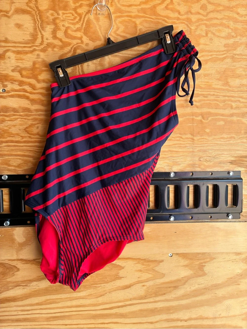 DKNY Red & Navy One Shoulder Swimsuit Top In Size 4 - Picture 2 of 6